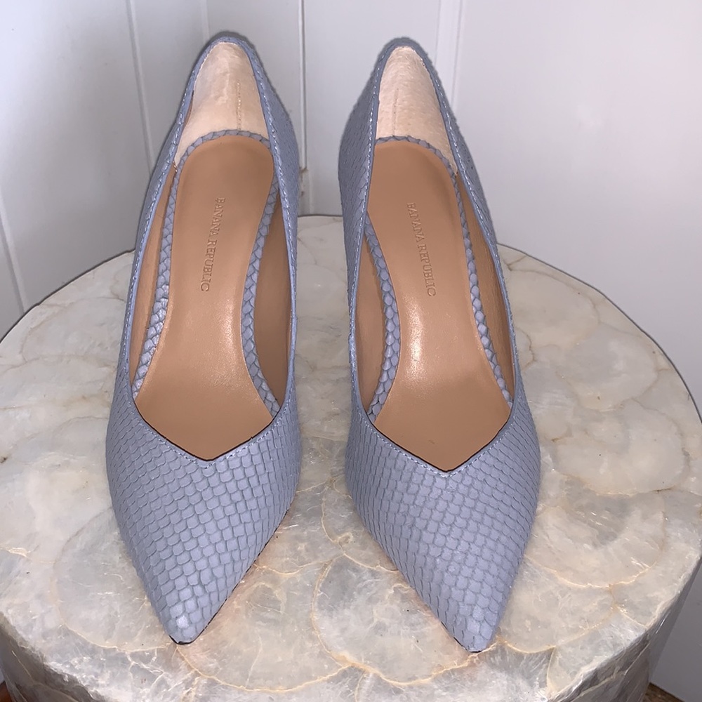 Banana Republic Madison Pump in Periwinkle Blue Brand New in Box Size 7
